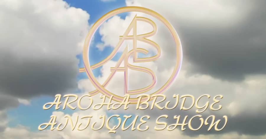 Aroha Bridge Antique Show