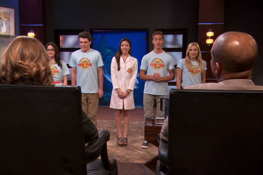 teen entrepreneurs presenting to the Barracudas