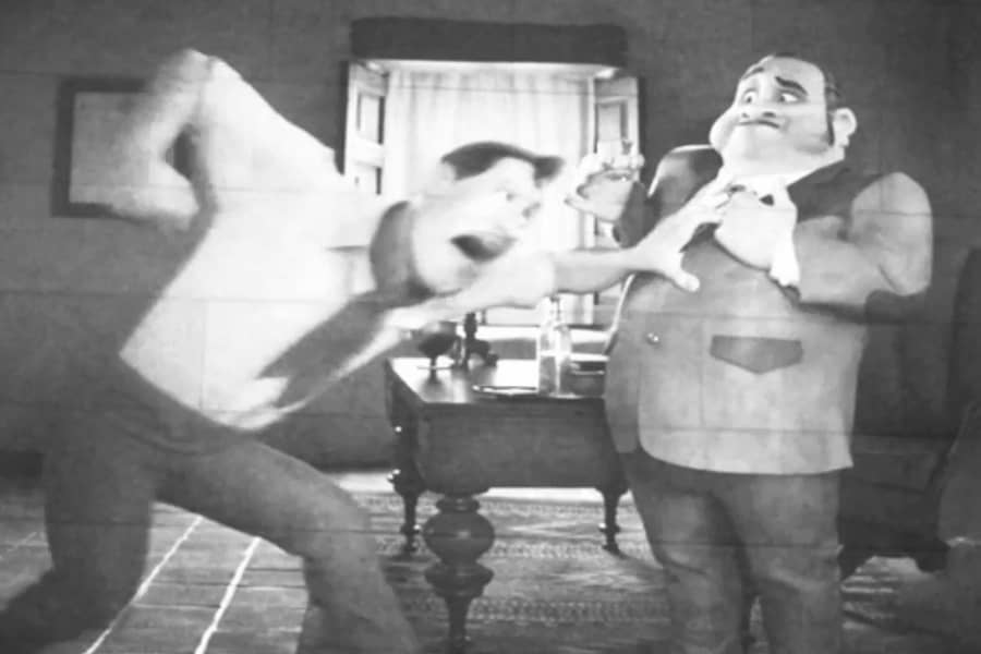 de la Cruz about to punch Don Hidalgo