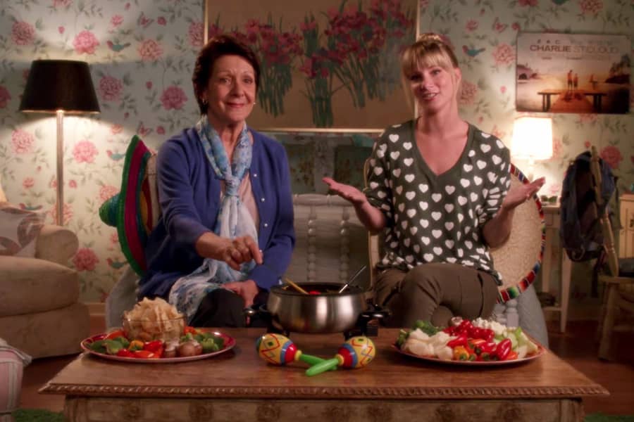 Brittany has fondue with Santana Lopez’s abuela