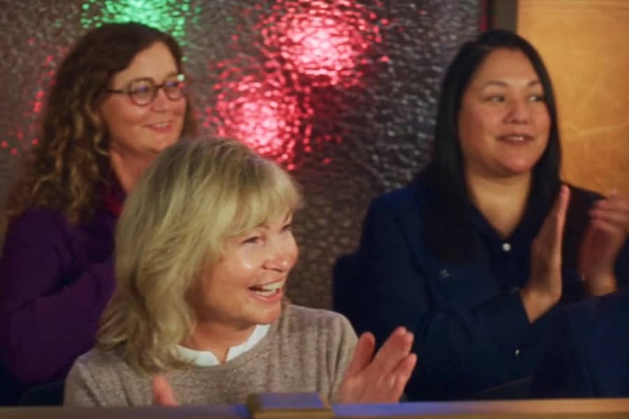 the jury clapping