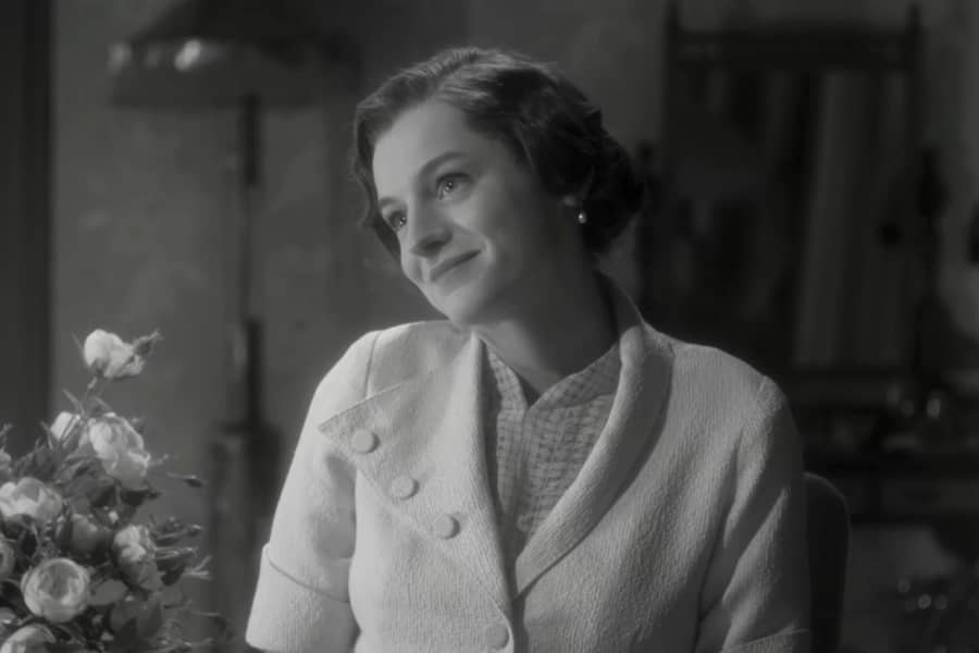 Dorothy Chambers as Clara