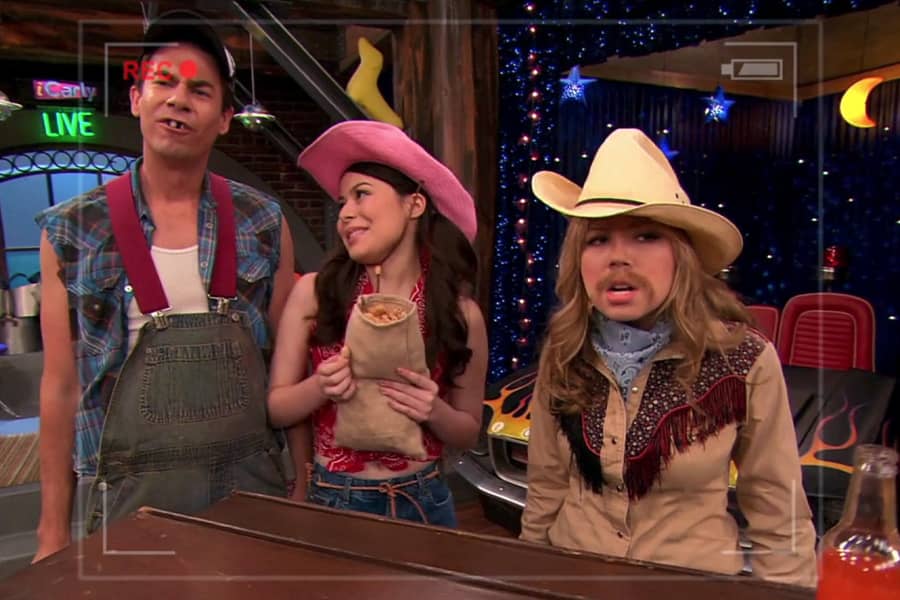 Carly, Sam, and Spencer dressed in cowboy western costumes
