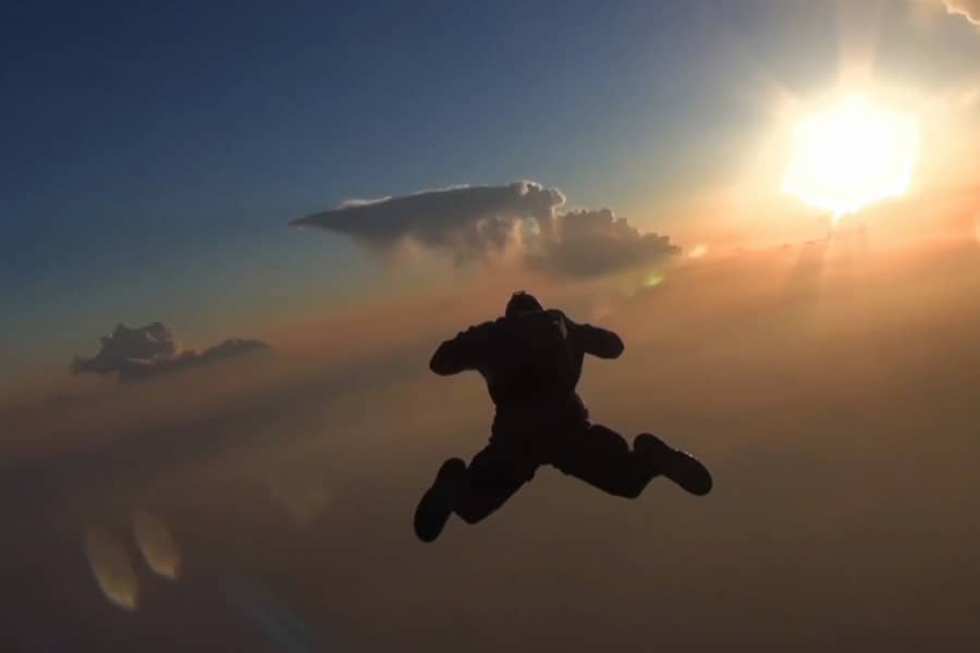 Jack Mimoun skydiving