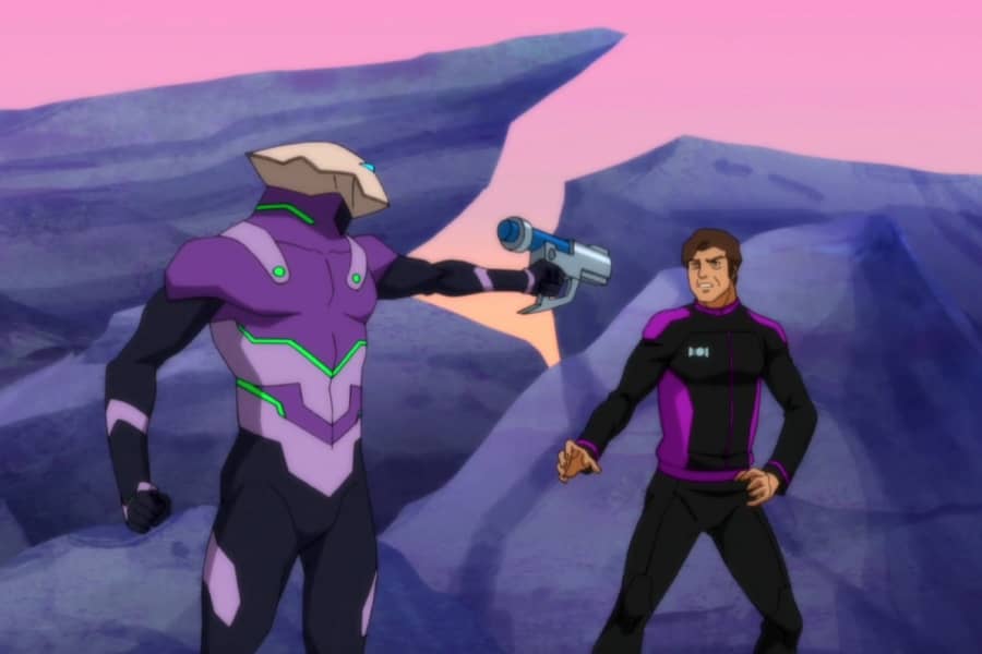 Klamulon points a laser gun at Captain Bender