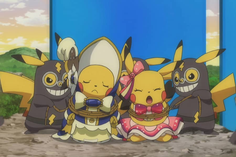 ninjas tying up townsfolk