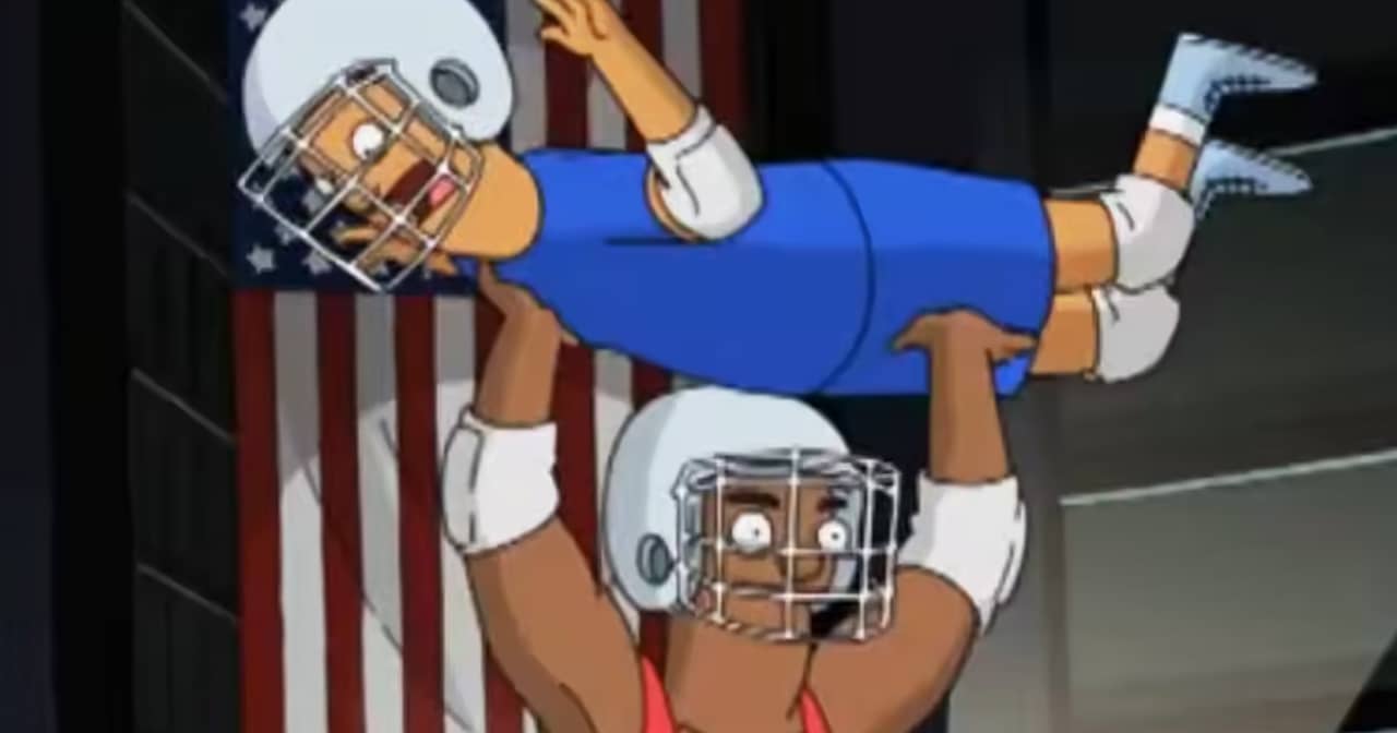 red gladiator holds blue gladitor above his head