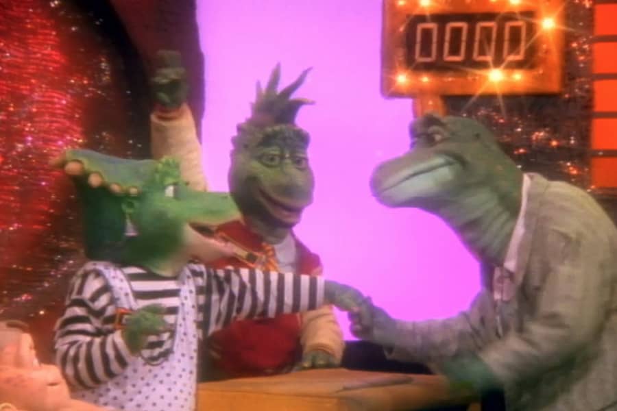 Buddy talking to the Sinclairs