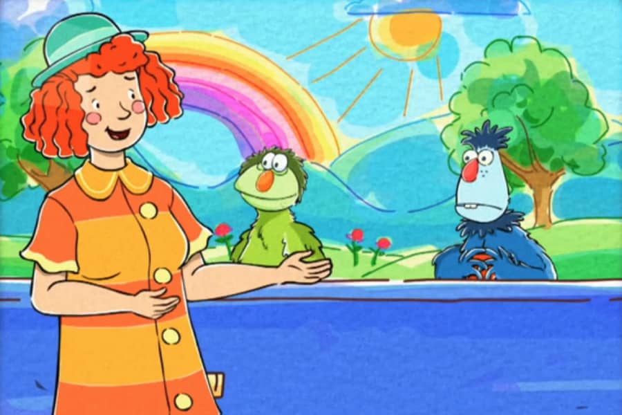 red-haired human girl comes to talk to the wuppets