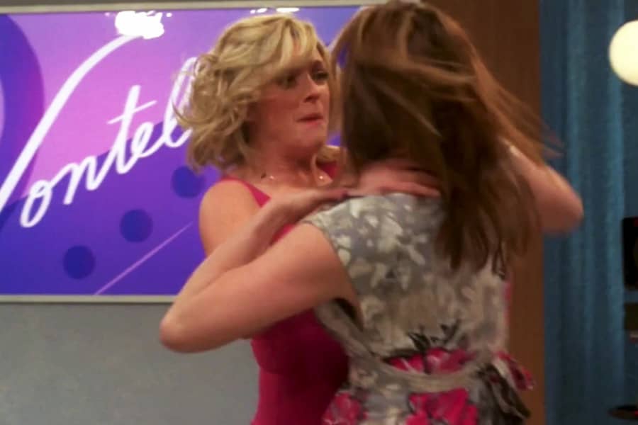 Jenna Maroney fighting another woman
